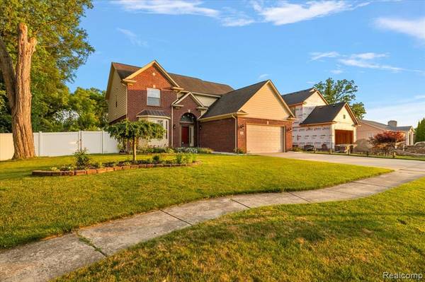 Troy, MI 48083,48 Starr Drive