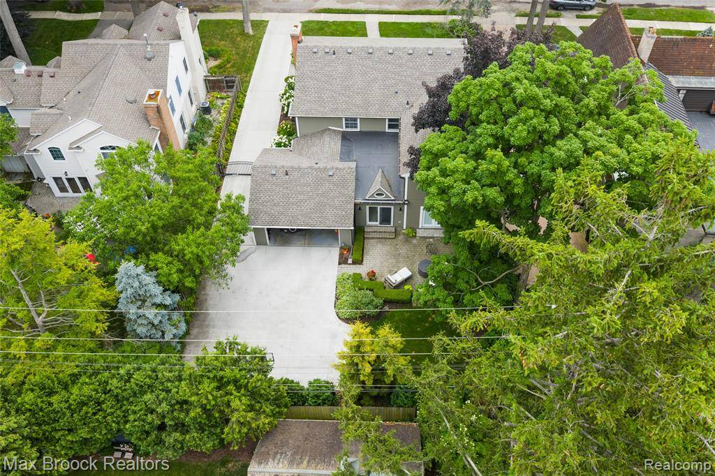 Birmingham, MI 48009,639 N Glenhurst Drive