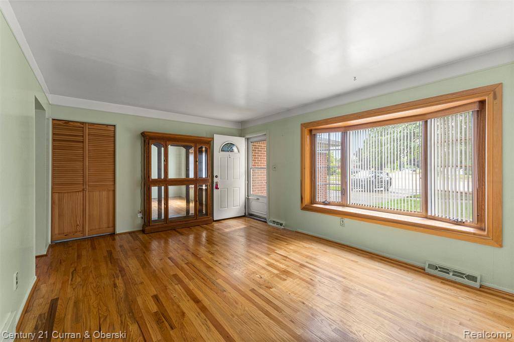 Allen Park, MI 48101,11164 Kennebec Avenue