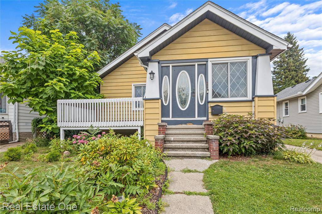 212 La Plaza Court, Royal Oak, MI 48073