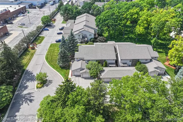 Waterford, MI 48329,4885 Oak Hill Drive