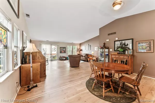 4885 Oak Hill Drive, Waterford, MI 48329