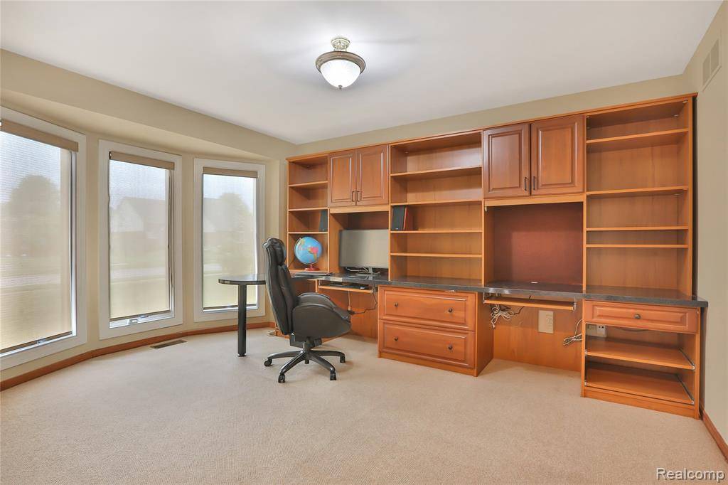 Shelby Twp, MI 48316,55206 Leonard Court