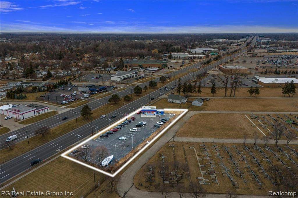 33500 S GRATIOT Avenue, Clinton Twp, MI 48035