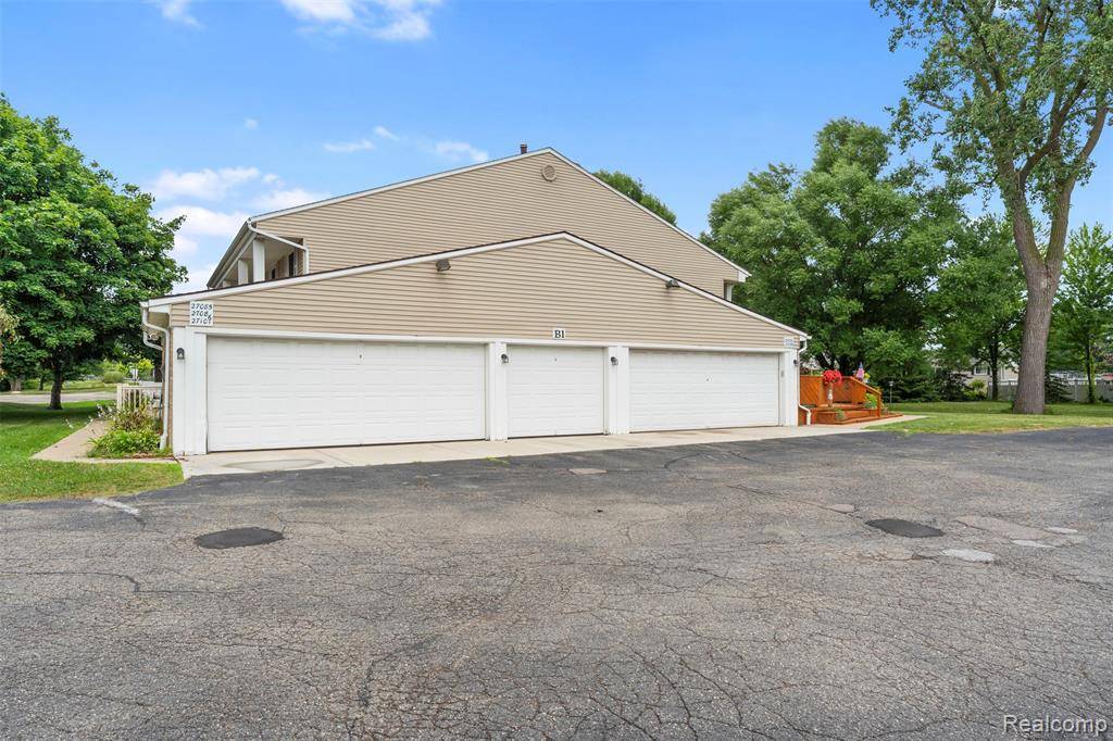 Trenton, MI 48183,27093 Winchester Street