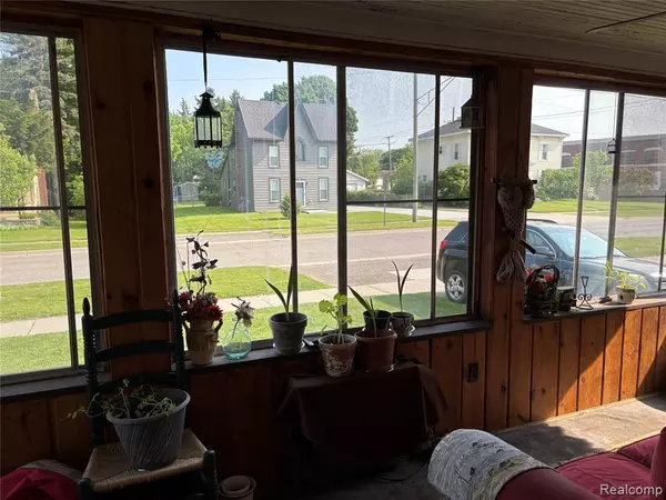 Oxford, MI 48371,23 Broadway Street