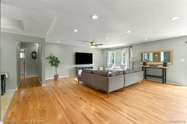 Allen Park, MI 48101,17276 Midway Avenue