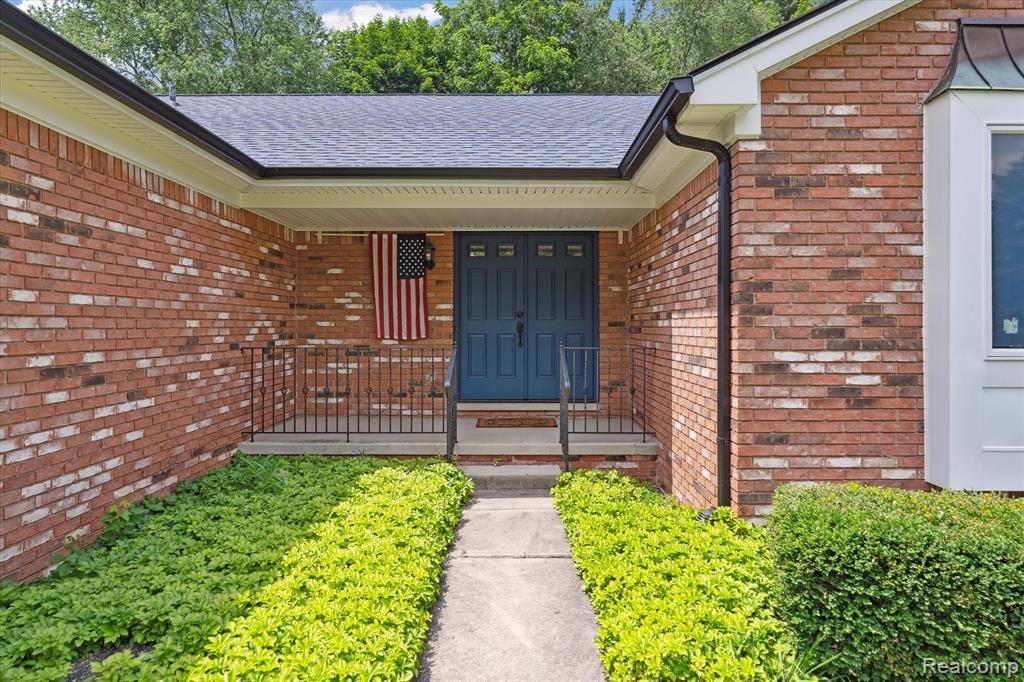 Rochester Hills, MI 48309,1726 Black Maple Drive