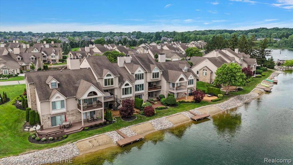 18268 Blue Heron Pointe Drive, Northville, MI 48168