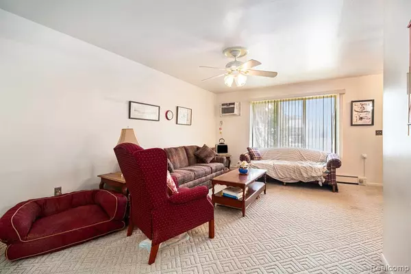 South Lyon, MI 48178,25204 Franklin Ter