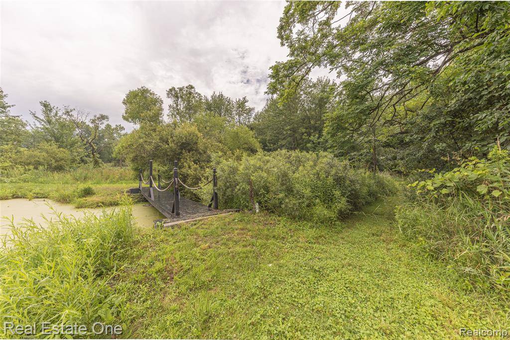 New Hudson, MI 48165,27395 Martindale Road