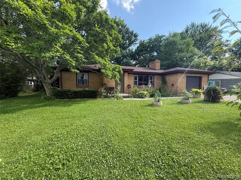 4204 Weston Drive, Burton, MI 48509