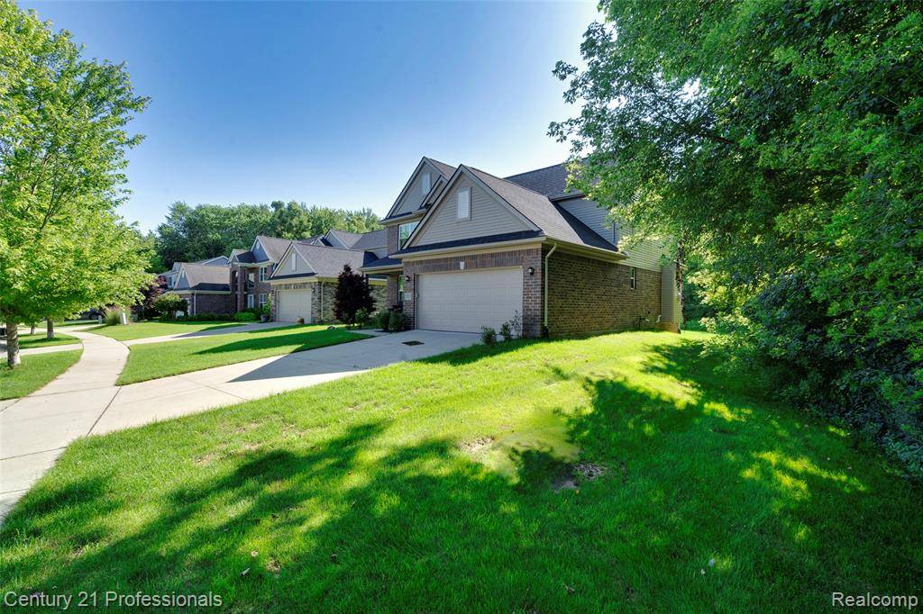 New Hudson, MI 48165,28323 Oakmonte Circle