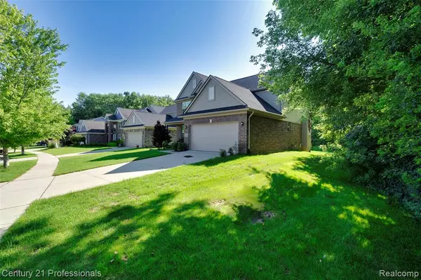 New Hudson, MI 48165,28323 Oakmonte Circle
