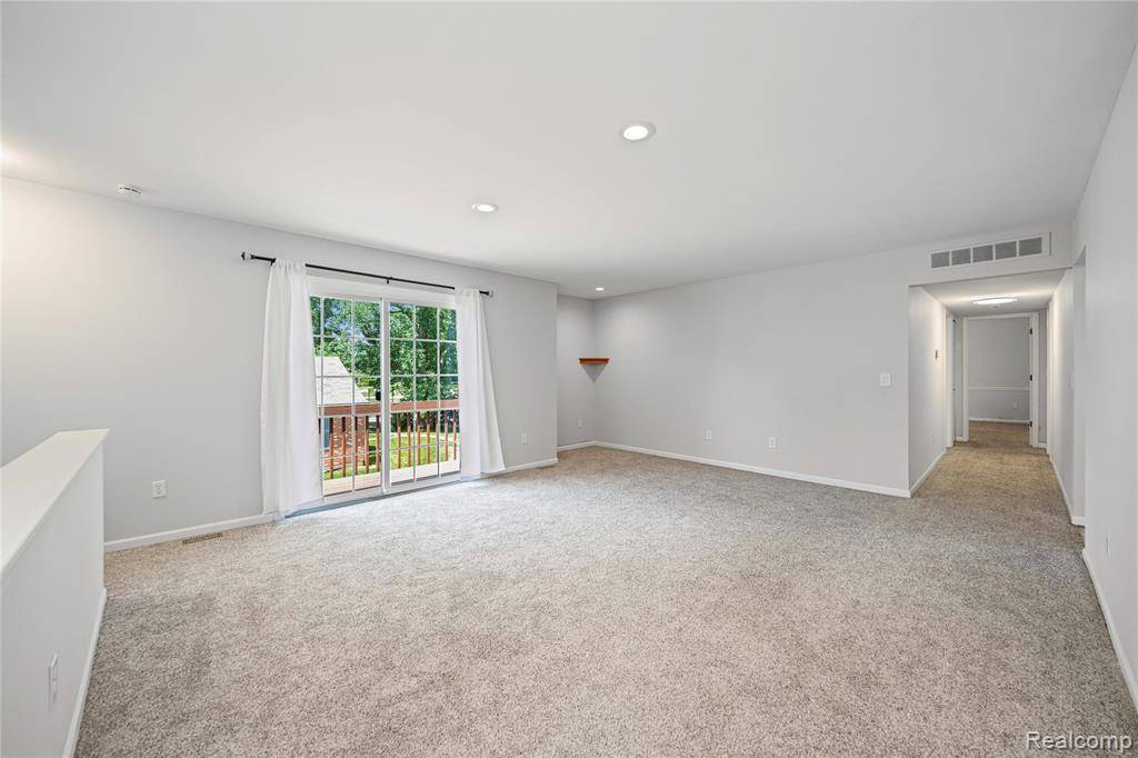 Macomb, MI 48036,37457 Stonegate Circle