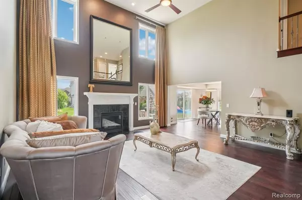 Macomb, MI 48044,21682 Phoenix Drive
