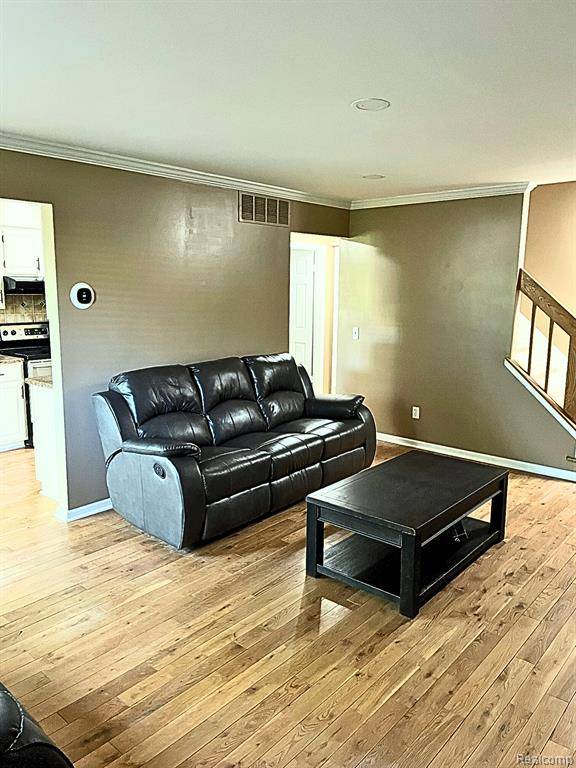 Waterford, MI 48327,7704 Lake Ridge Drive
