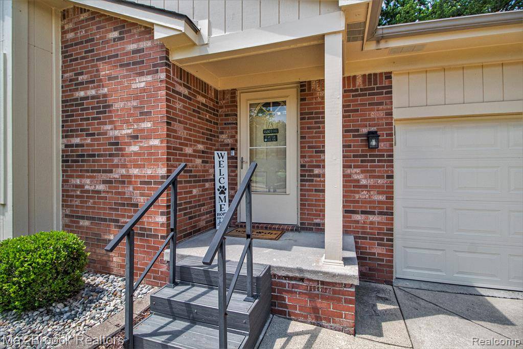 South Lyon, MI 48178,761 Stoney Drive