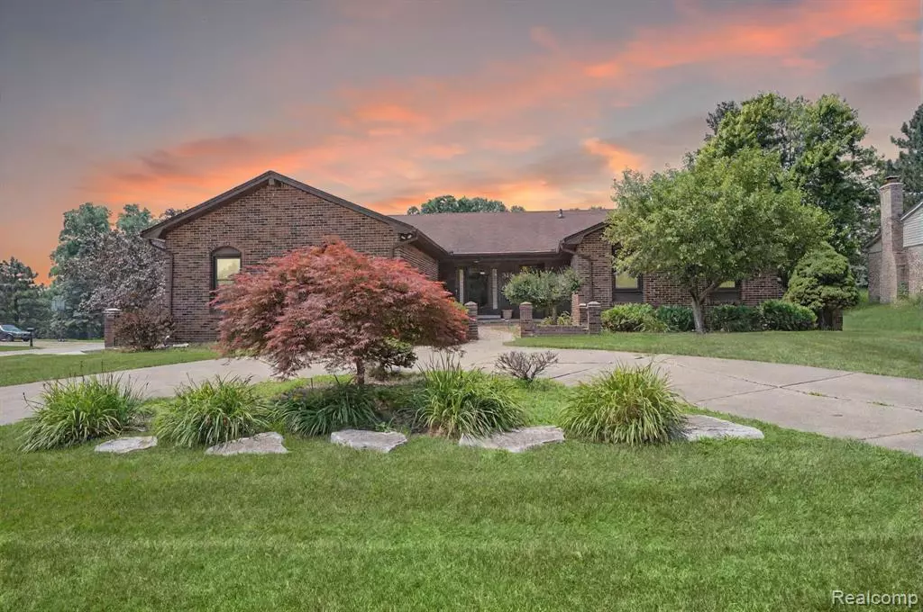 Rochester Hills, MI 48309,311 Fordcroft Drive