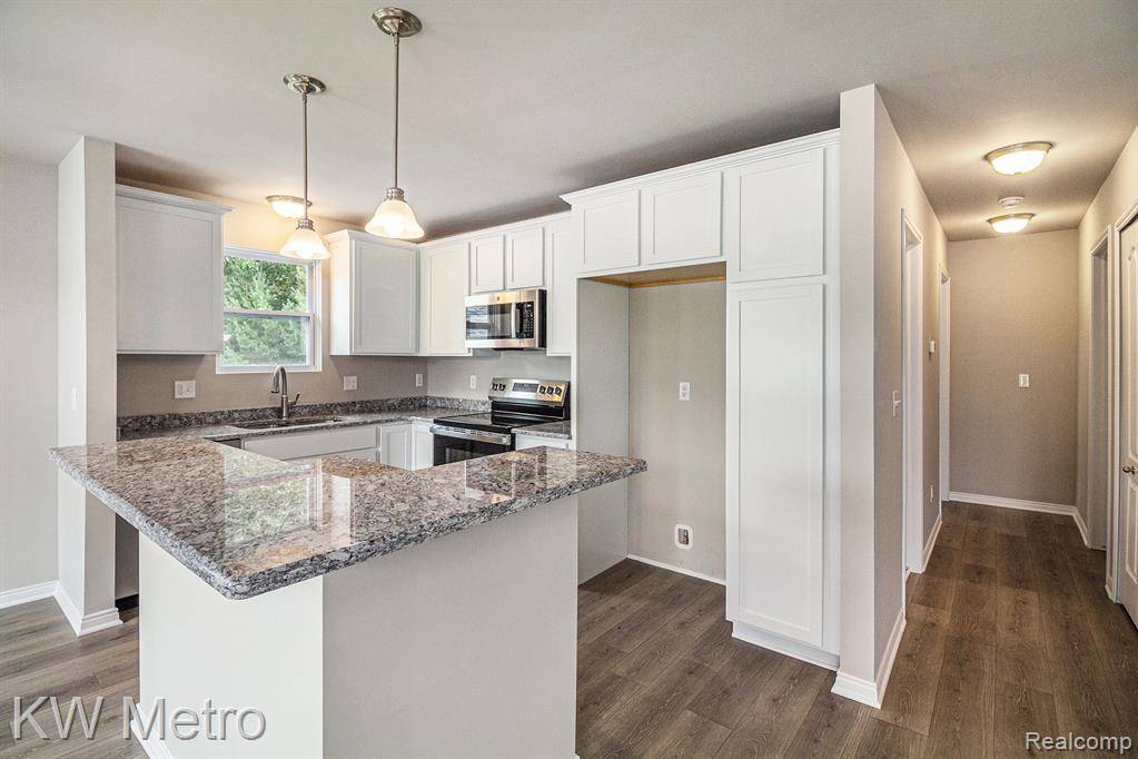 Fenton, MI 48430,180 Whispering Pines Drive