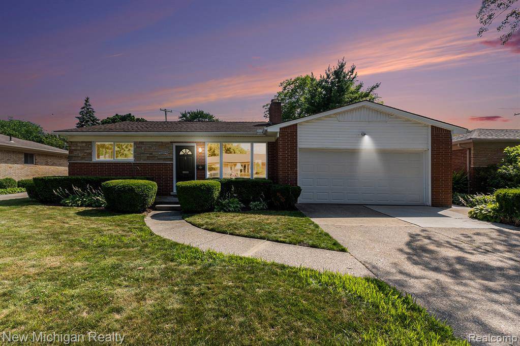 Saint Clair Shores, MI 48080,23306 Greencrest Street