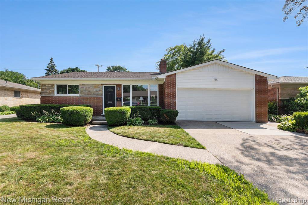 Saint Clair Shores, MI 48080,23306 Greencrest Street