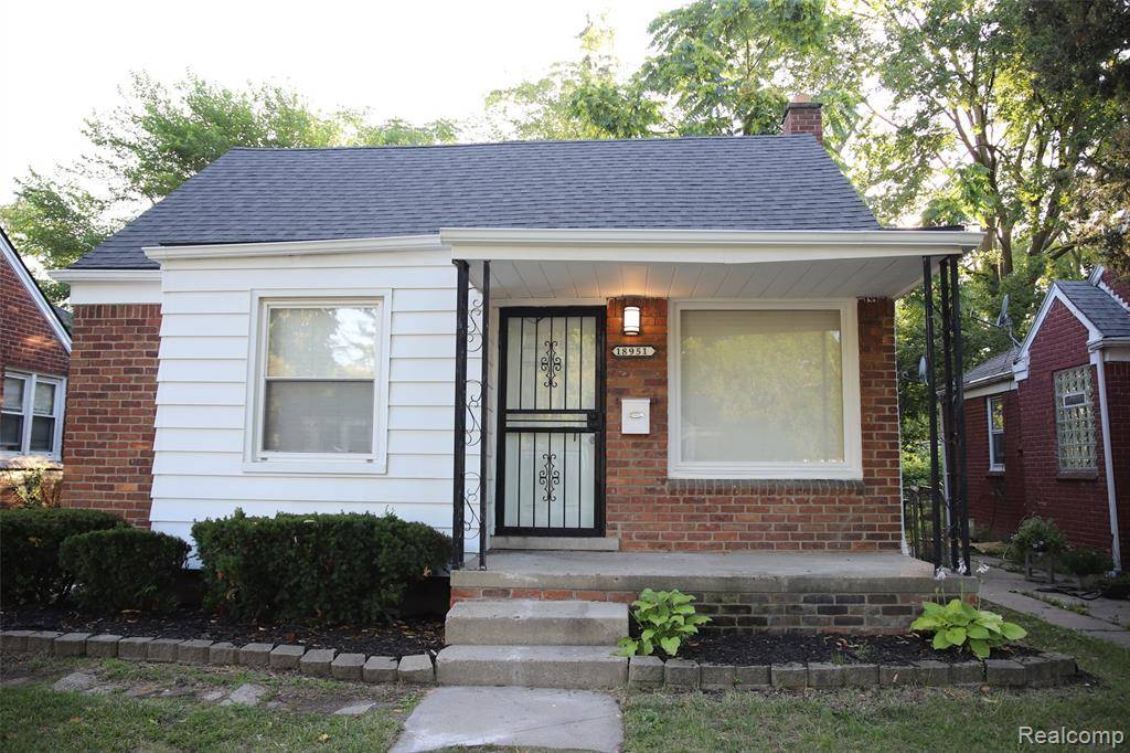 18951 Edinborough, Detroit, MI 48219
