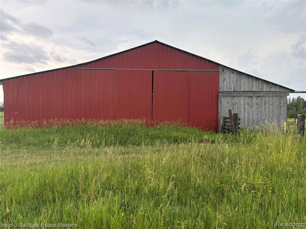 300 W Hubert Road, Spruce, MI