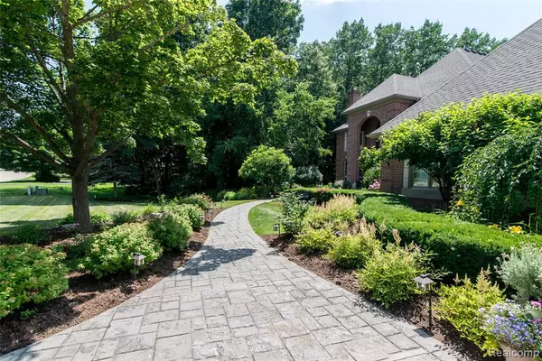 Milford, MI 48380,3166 Beach Lake W Drive