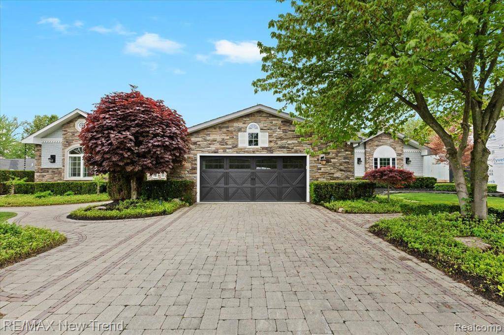 Walled Lake, MI 48390,3767 CARRIE Lane