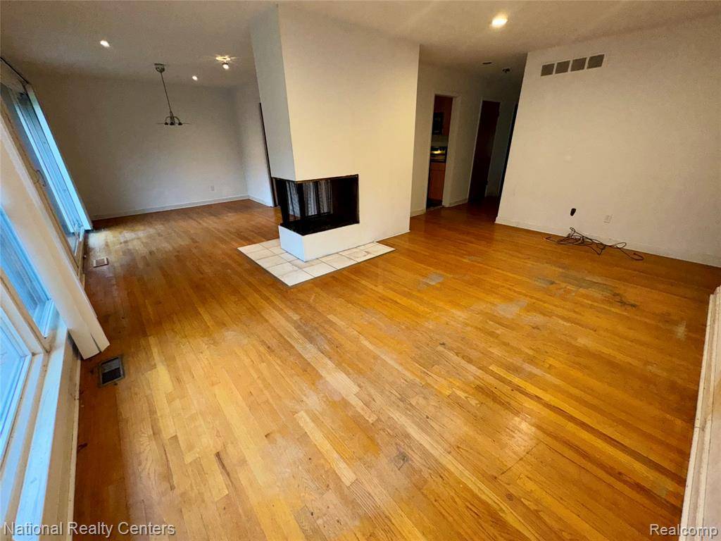 Farmington Hills, MI 48334,31720 N Marklawn Street