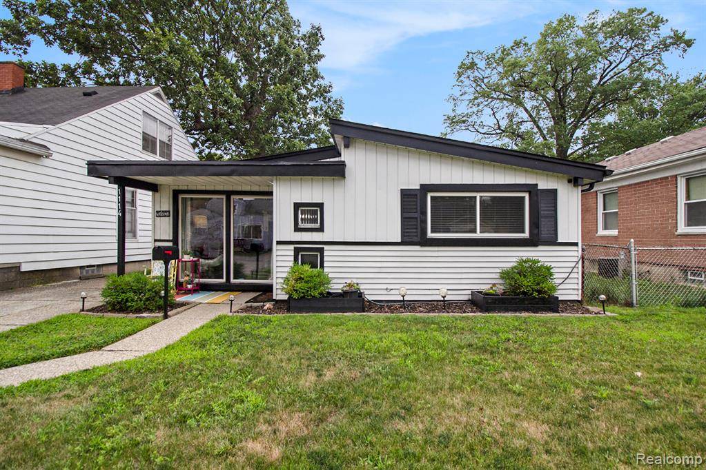 1114 E Meyers Avenue, Hazel Park, MI 48030
