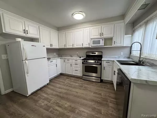 Hazel Park, MI 48030,1421 E Elza Avenue