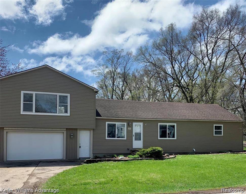 689 LUCILLE Drive, Wolverine Lake, MI 48390
