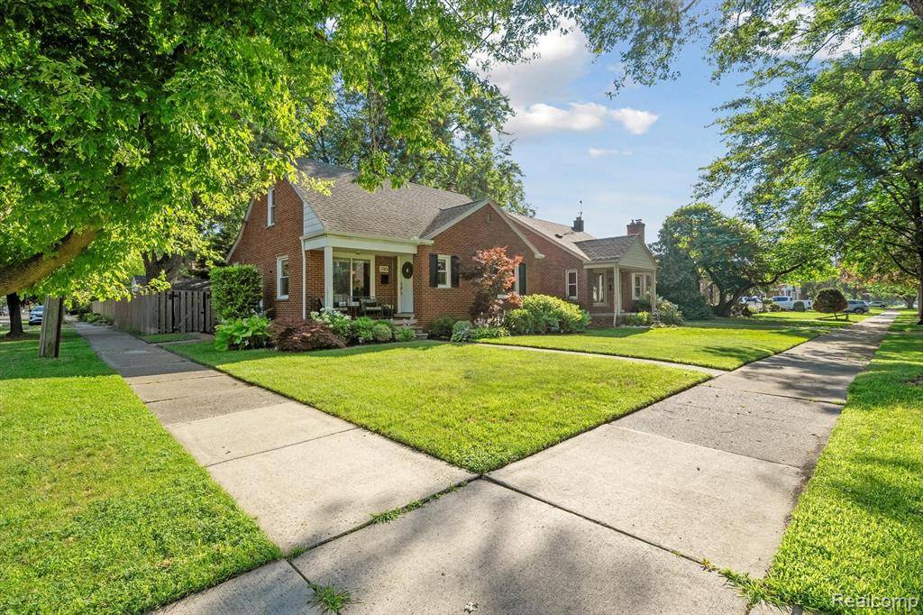 Grosse Pointe, MI 48225,21101 Norwood Drive