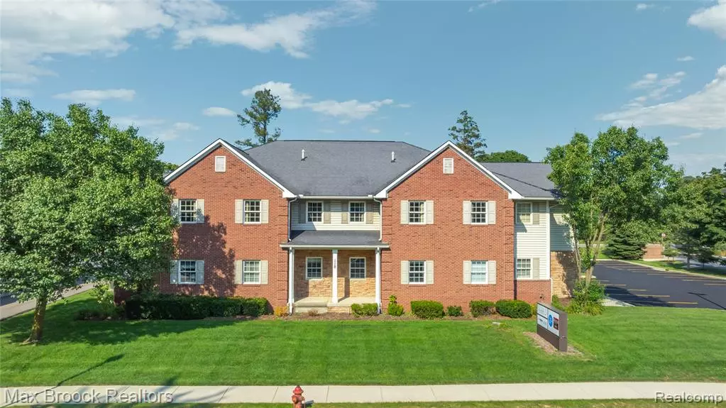 110 S Washington Street, Oxford, MI 48371