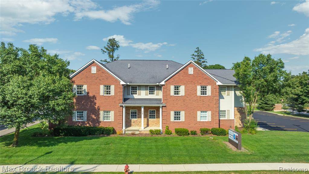110 S Washington Street, Oxford, MI 48371