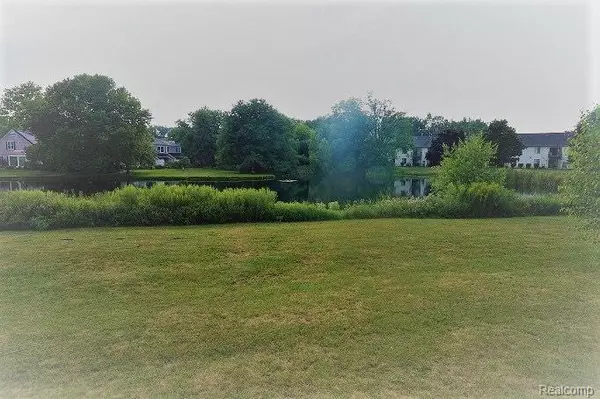 Auburn Hills, MI 48326,816 BLOOMFIELD VILLAGE Boulevard