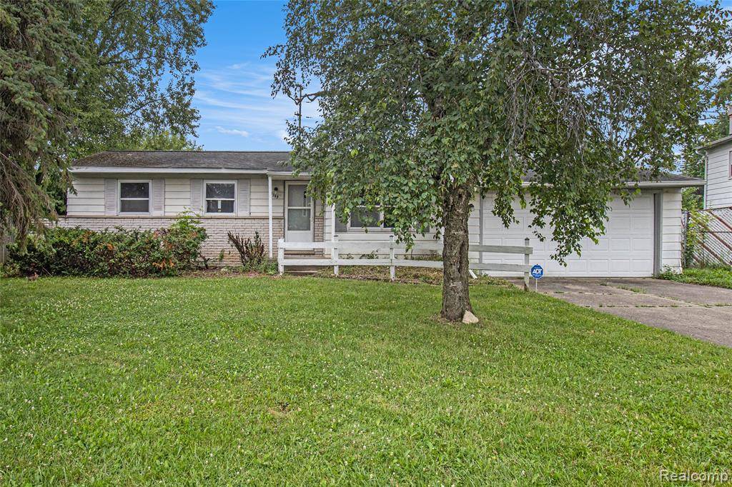 3345 Ridgecliffe Drive, Flint, MI 48532
