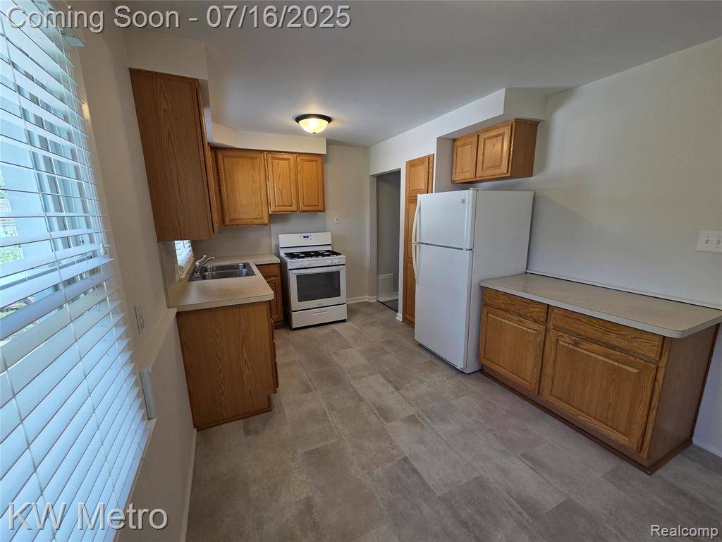 Royal Oak, MI 48073,4507 Sedgemoor Avenue