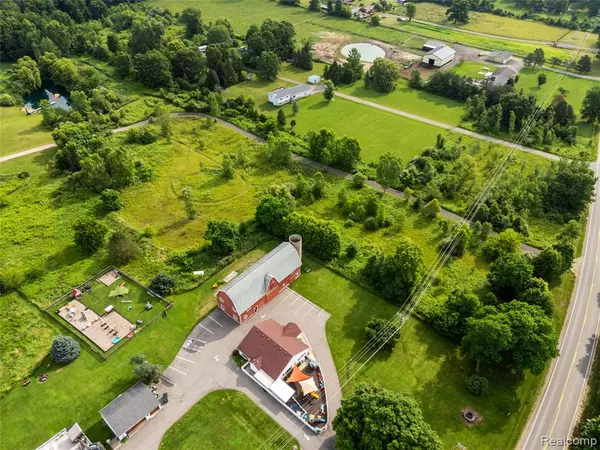 Fenton, MI 48430,7741 Clyde Road