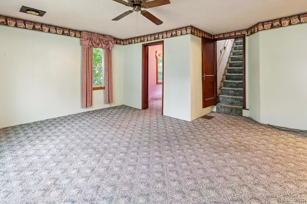 Columbiaville, MI 48421,4415 Central Street