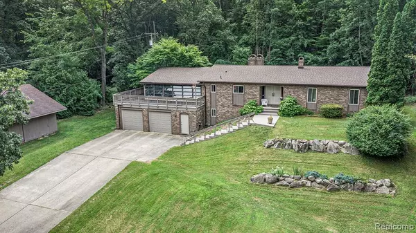 Clarkston, MI 48348,5311 Whipple Lake Road