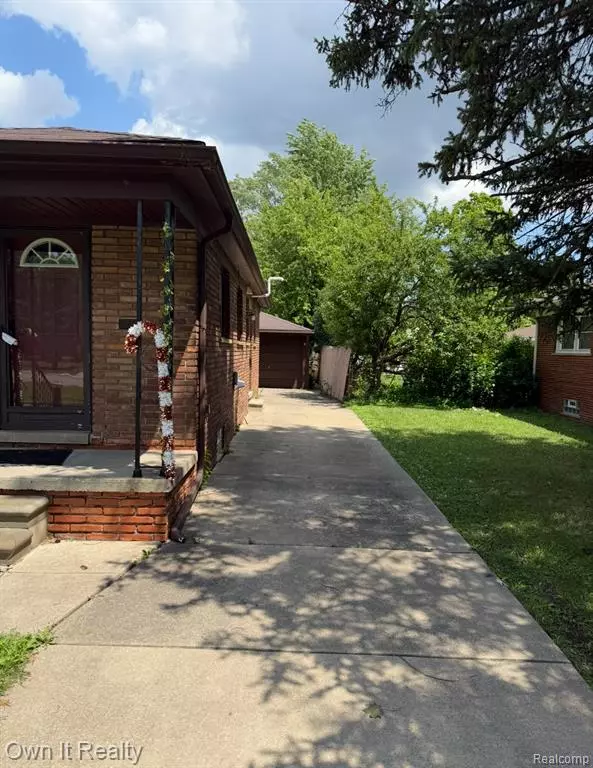 Dearborn Heights, MI 48125,4707 Pelham Street