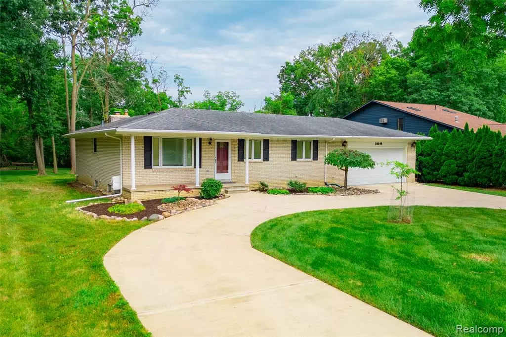 Grosse Ile, MI 48138,21819 Meridian Road