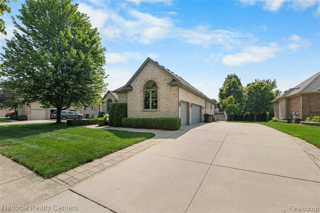 Shelby Twp, MI 48315,54710 Preston Pines Lane