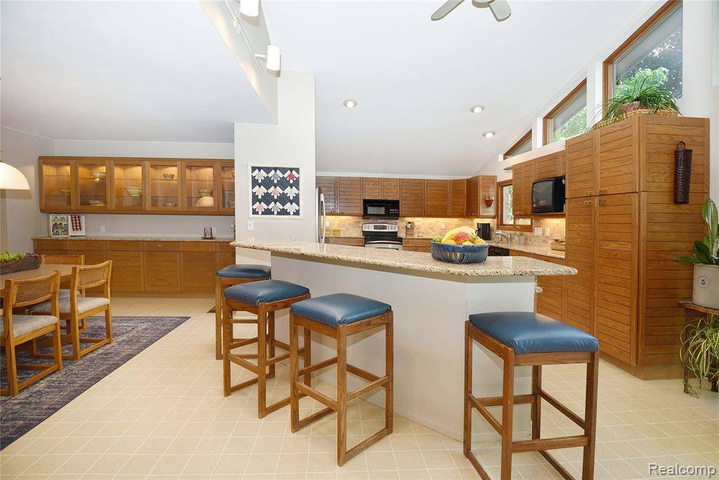 Clawson, MI,733 Highland Avenue