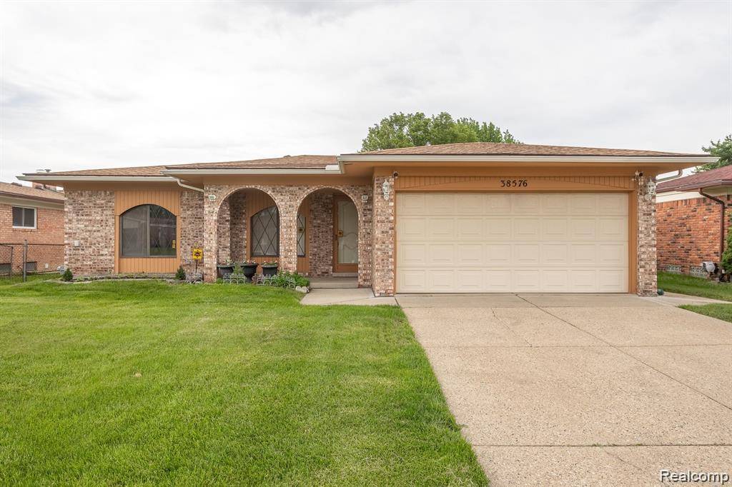 38576 Cottonwood Drive, Sterling Heights, MI 48310