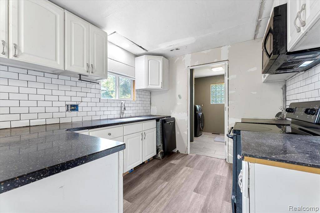 Lambertville, MI 48144,8121 Delray Street