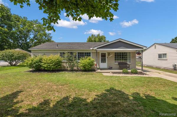 41627 Saal Road, Sterling Heights, MI 48313
